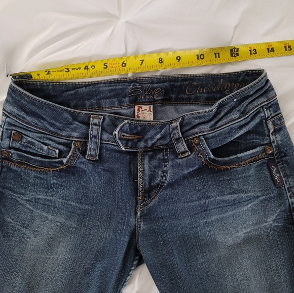 Silver Jeans - Tuesday. Size 26/31 - Picture 2 of 4